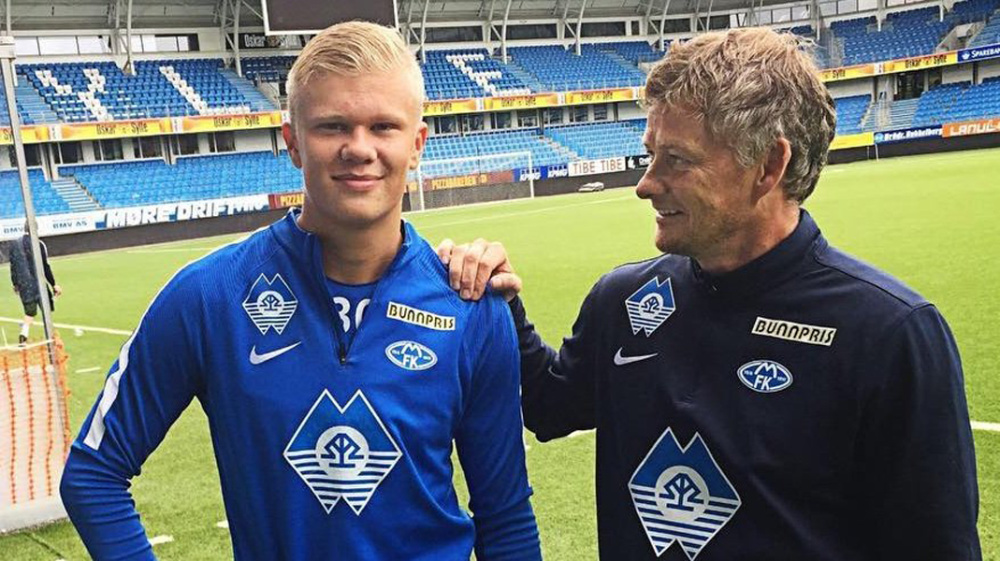 天空：埃弗顿考虑冬窗引进中锋，有意齐尔克泽和伊万-托尼