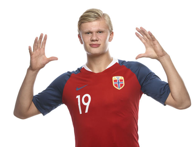 扣爽了！洛夫顿半场4中3得到9分4篮板3助攻