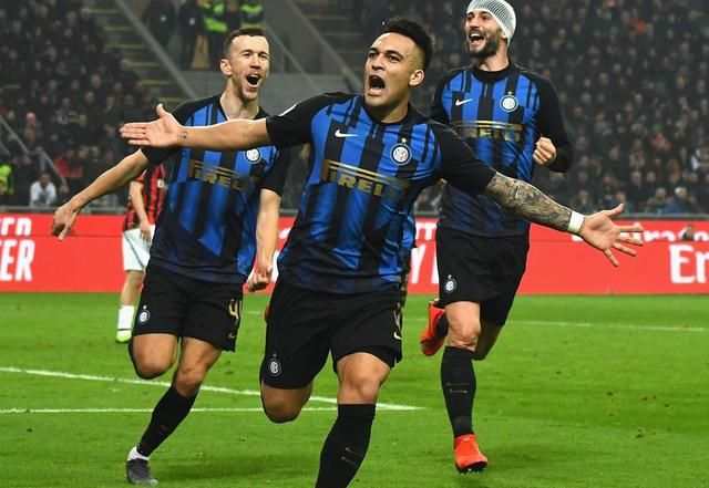 意媒：孔蒂明天回归那不勒斯，要求冬窗实质性引援以重振球队