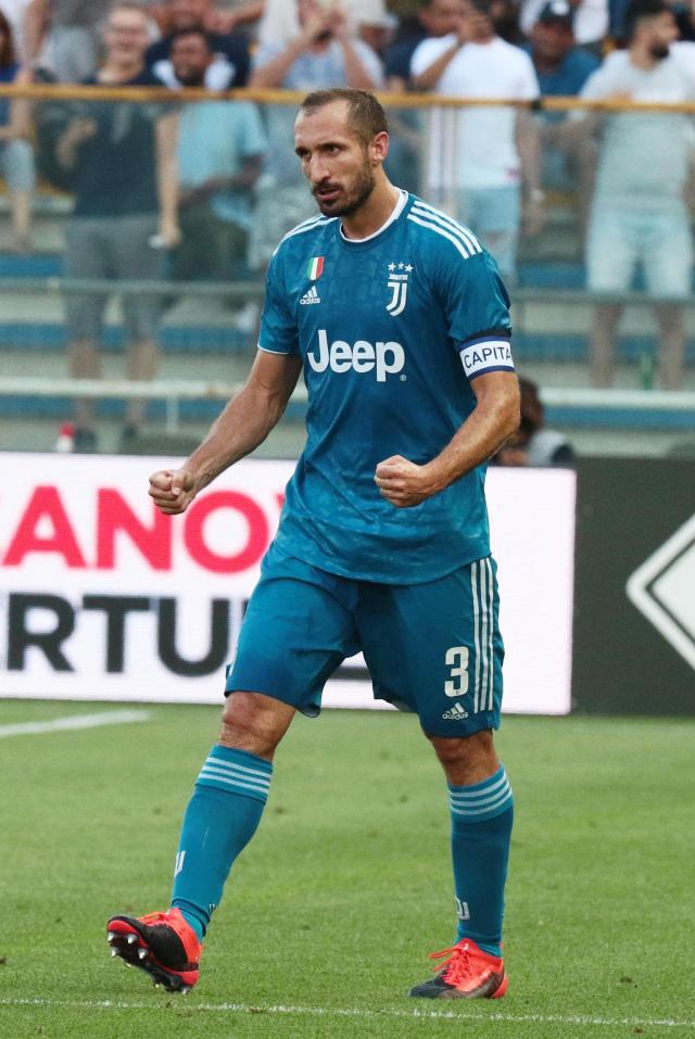 经济观察报：有关方面对国足洋帅年薪心理标准只有150万美元