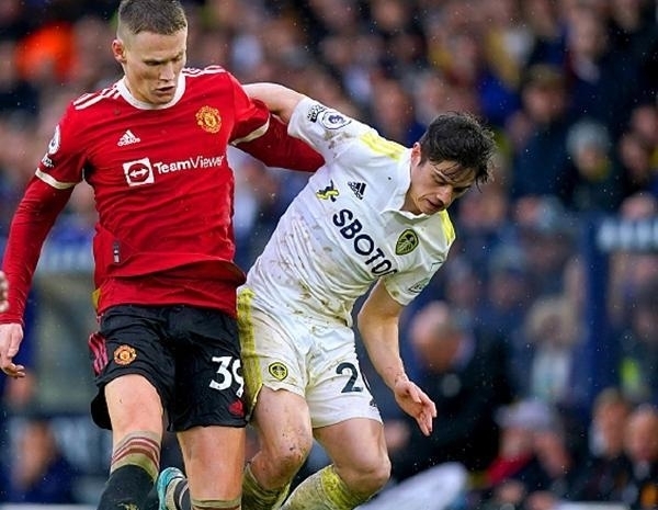 足球西甲榜首易主，冠军形势再变